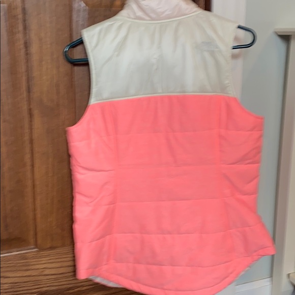 The North Face woman’s vest sz medium - Picture 4 of 7